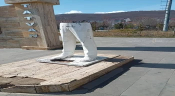 Bitlis'in simgesi heykel tahrip edildi