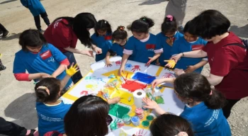 Türkiye’deki Güney Koreliler, Osmaniye’de depremzede çocukları eğlendirdi