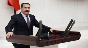 Türkkan’ın ’cami projesinin kaldırıldığı’ iddiasını ruhsat ve belgelerle yalanladı