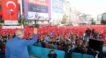 Cumhurbaşkanı Erdoğan’dan İmamoğlu’na tepki: ”Her şeyi bitirdin pazarcıyla kavgaya mı geldi sıra”