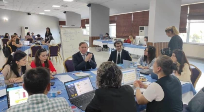 Özdemir, İşitme Yetersizliği Olan Öğrenciler İçin Eğitim Araçlarının Hazırlanması Çalıştayı'na Ziyaret Gerçekleştirdi