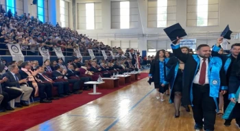 YÖK Başkanı Özvar, Çankırı’da üniversite öğrencilerinin mezuniyet heyecanına ortak oldu