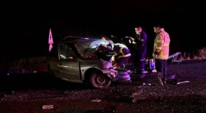Nevşehir’de iki otomobil kafa kafaya çarpıştı:2 ölü, 3 ağır yaralı
