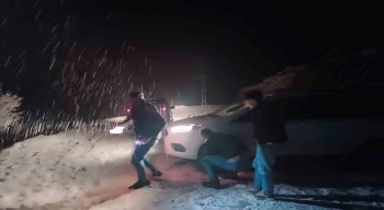 Batman’da kar yağışı nedeniyle mahsur kalan 7 kişi kurtarıldı