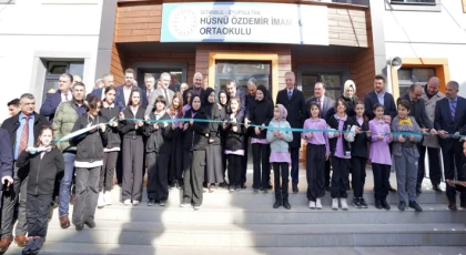 Bakan Tekin, Hüsnü Özdemir İmam Hatip Ortaokulunun Açılışını Gerçekleştirdi