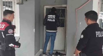Antalya’da uyuşturucu operasyonu: 17 tutuklama