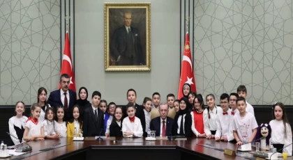 Cumhurbaşkanı Erdoğan, Bakan Tekin Ve Beraberindeki Çocukları Kabul Etti